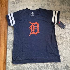 Detroit Tigers Fanatics Branded Women's Weathered Tri-Blend V-Neck T-Shirt -